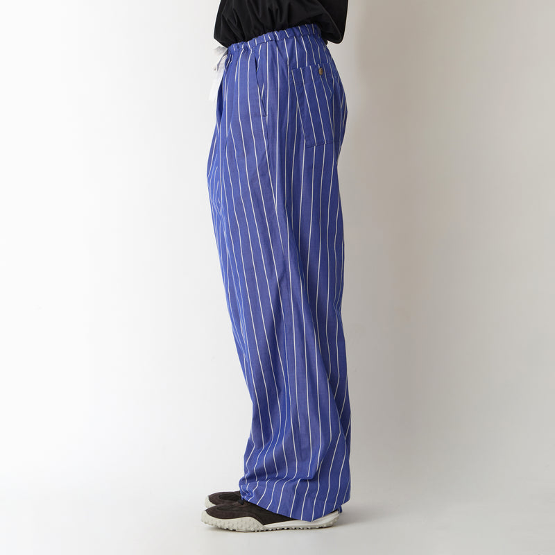 STRIPE 2 TUCK WIDE PANTS