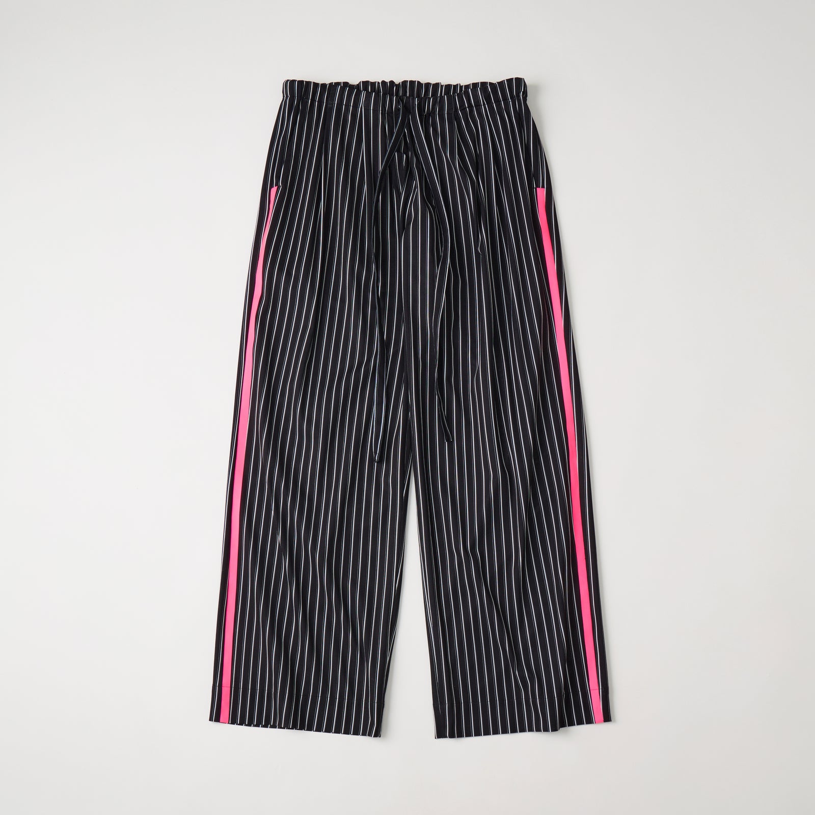 STRIPE 2 TUCK WIDE PANTS - White Mountaineering®︎ – White