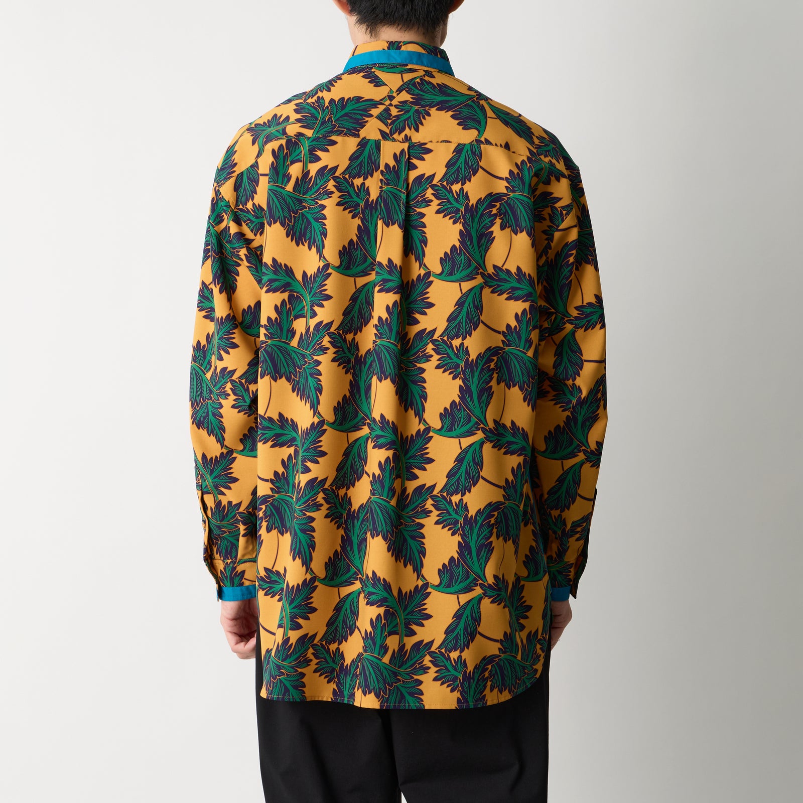 ri ページ BOTANICAL PATTERN WIDE SHIRT - White Mountaineering®︎ – White
