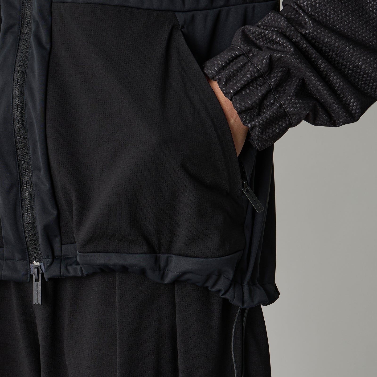 WINDSTOPPER FLOATING SHOULDER JACKET - White Mountaineering