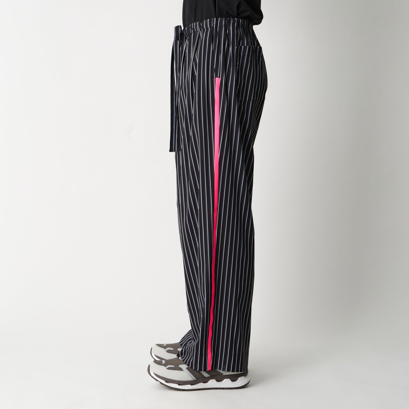 STRIPE 2 TUCK WIDE PANTS - White Mountaineering®︎ – White