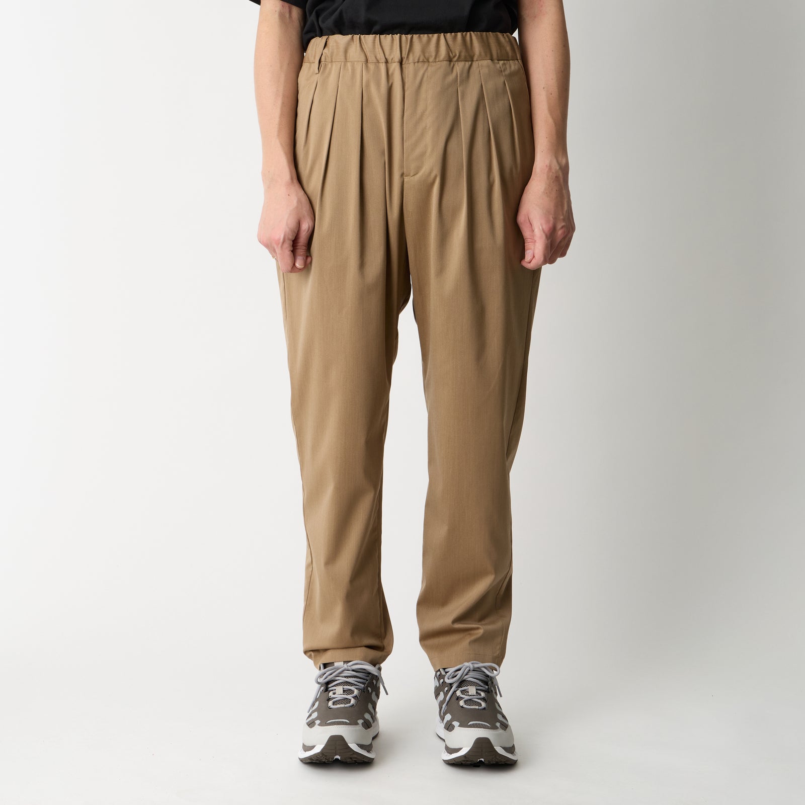 3 TUCK EASY TAPERED PANTS - White Mountaineering®︎ – White
