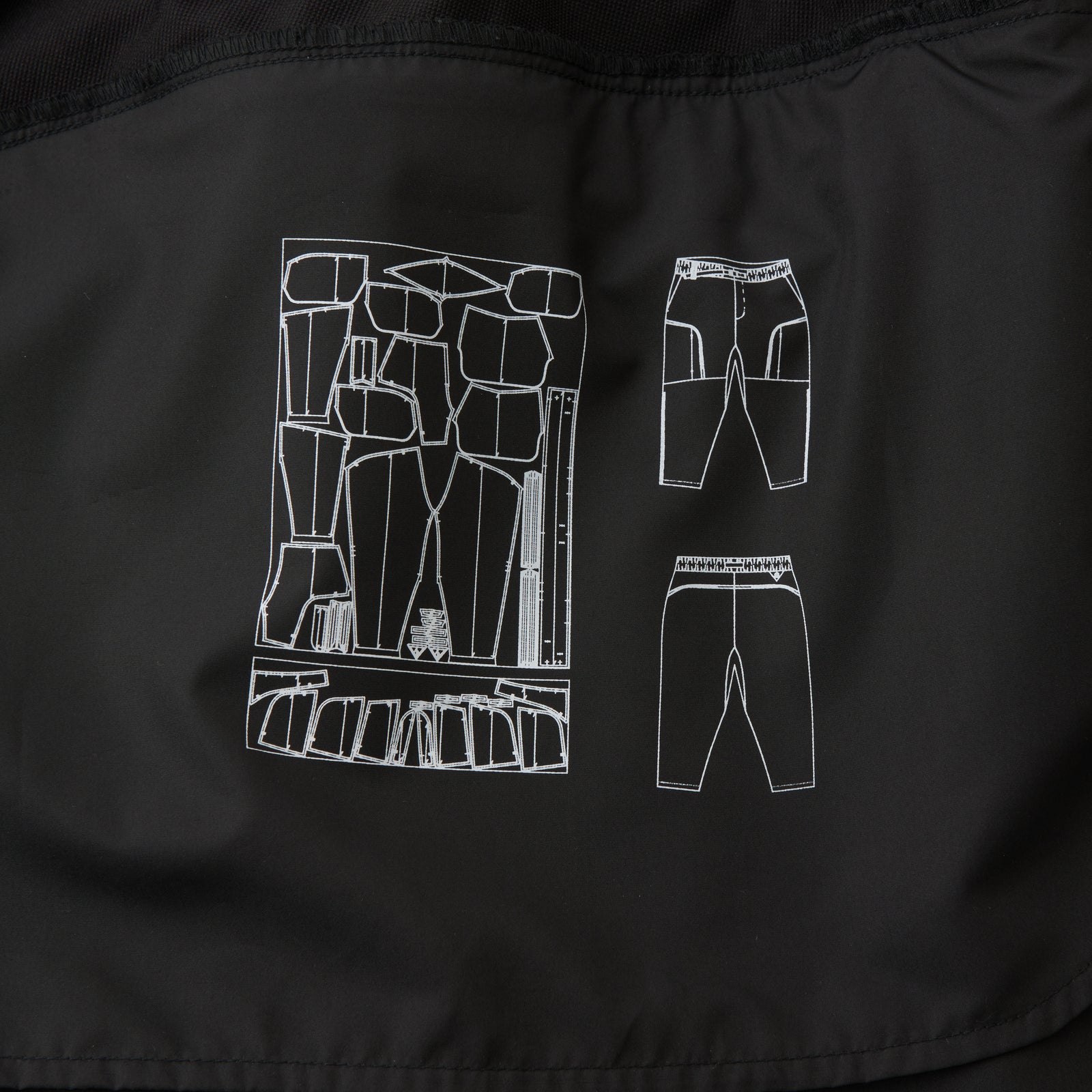 POLYESTER TAFFETA TAPERED CARGO PANTS - White Mountaineering