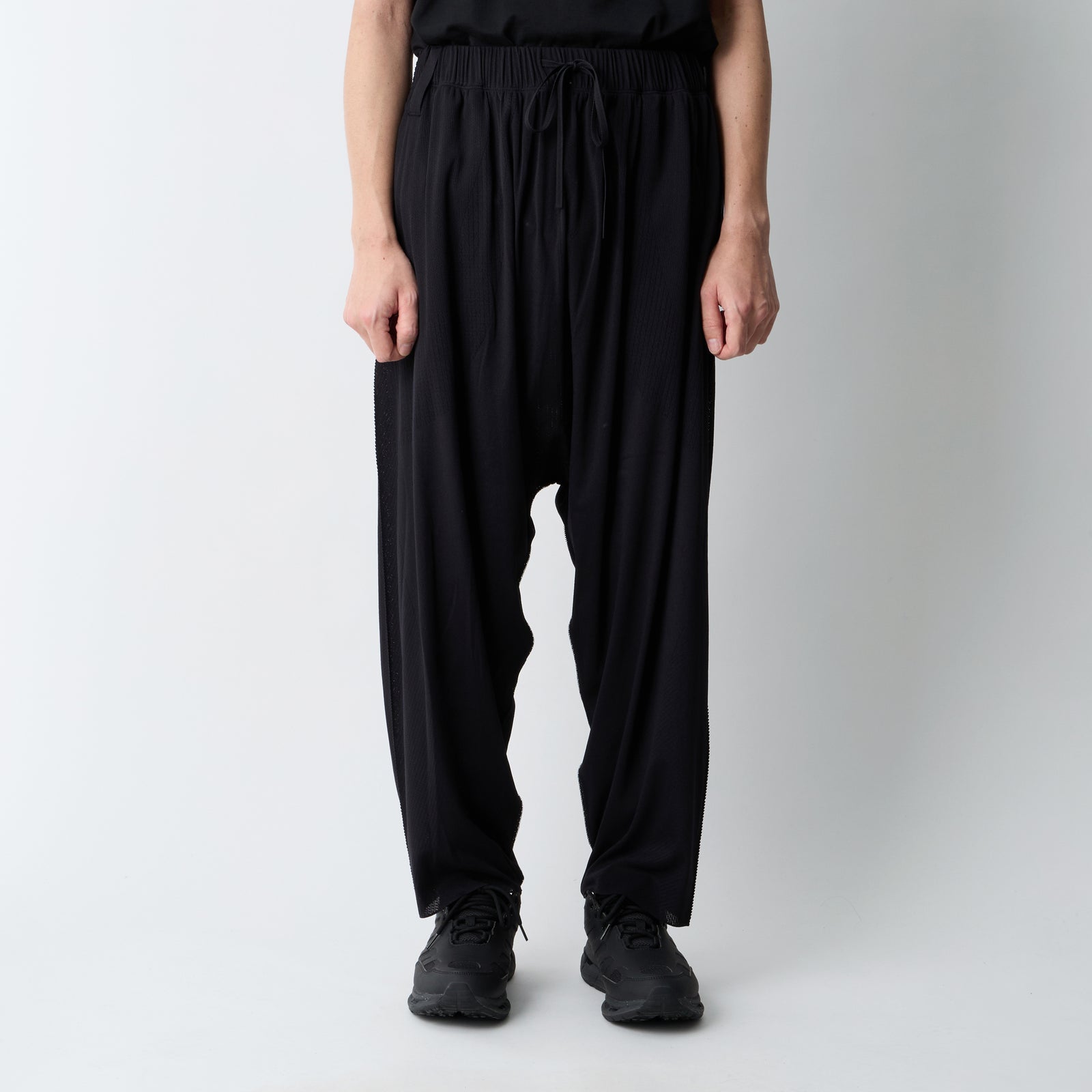 パンツ White Mountaineering BLK SAROUEL PANTS Wair SAROUEL PANTS - White mountaineering®︎ – White