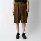 8 TUCK WIDE SHORT PANTS