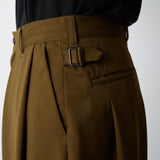 8 TUCK WIDE SHORT PANTS