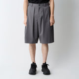 8 TUCK WIDE SHORT PANTS