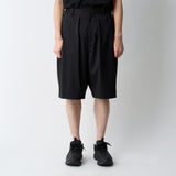 8 TUCK WIDE SHORT PANTS