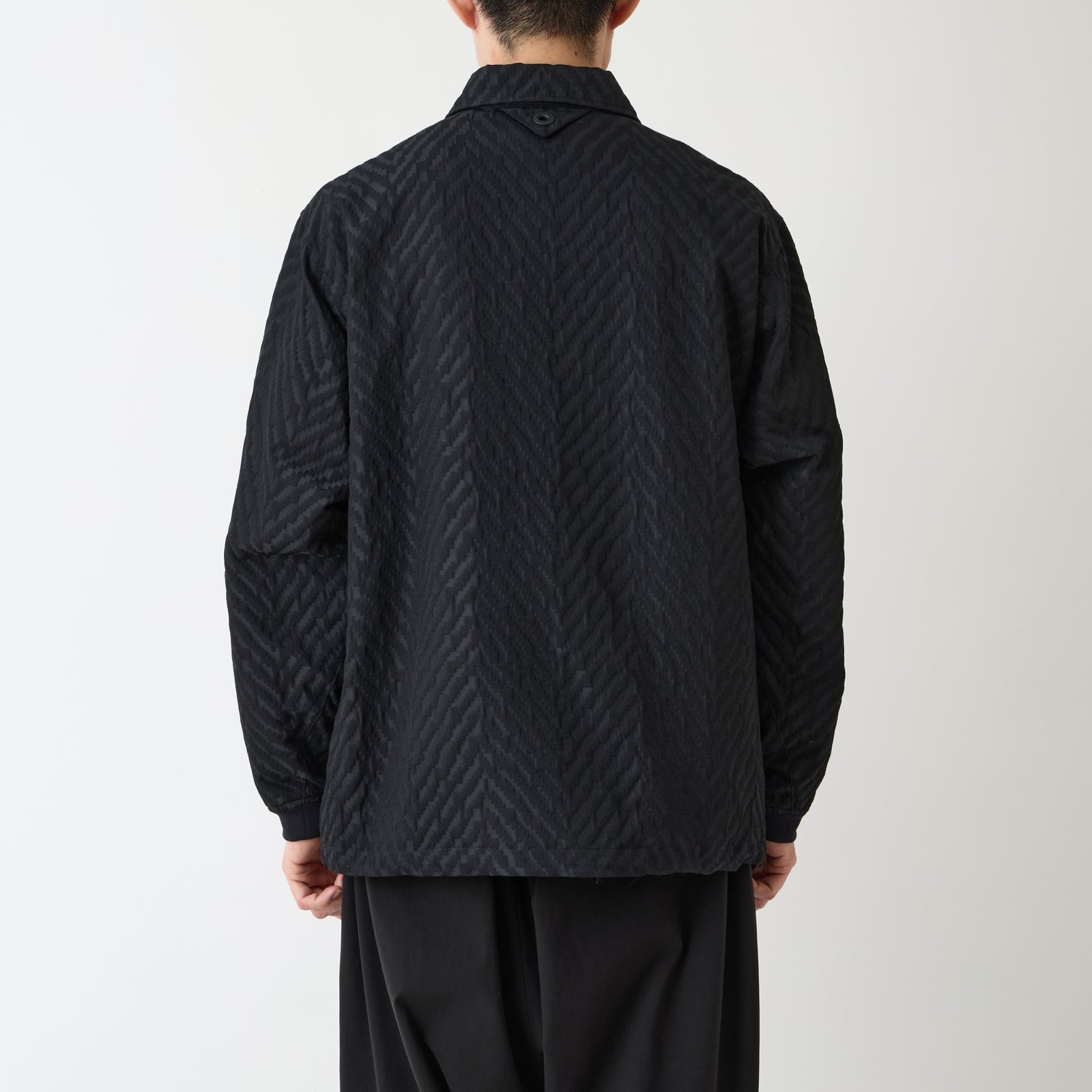 WINDSTOPPER HERRINGBONE JACQUARD COACH JACKET - White