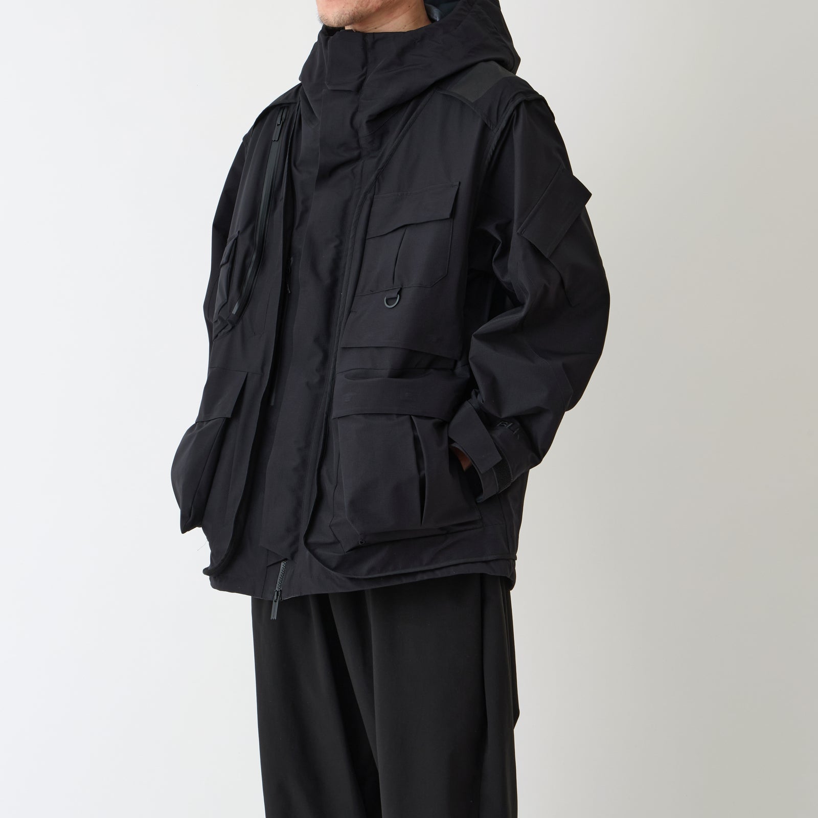 GORE-TEX LUGGAGE MOUNTAIN PARKA - White mountaineering®︎ – White