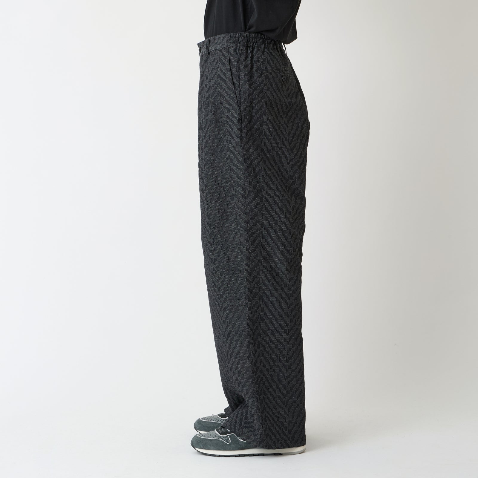 HERRINGBONE JACQUARD 3 TUCK WIDE PANTS - White mountaineering