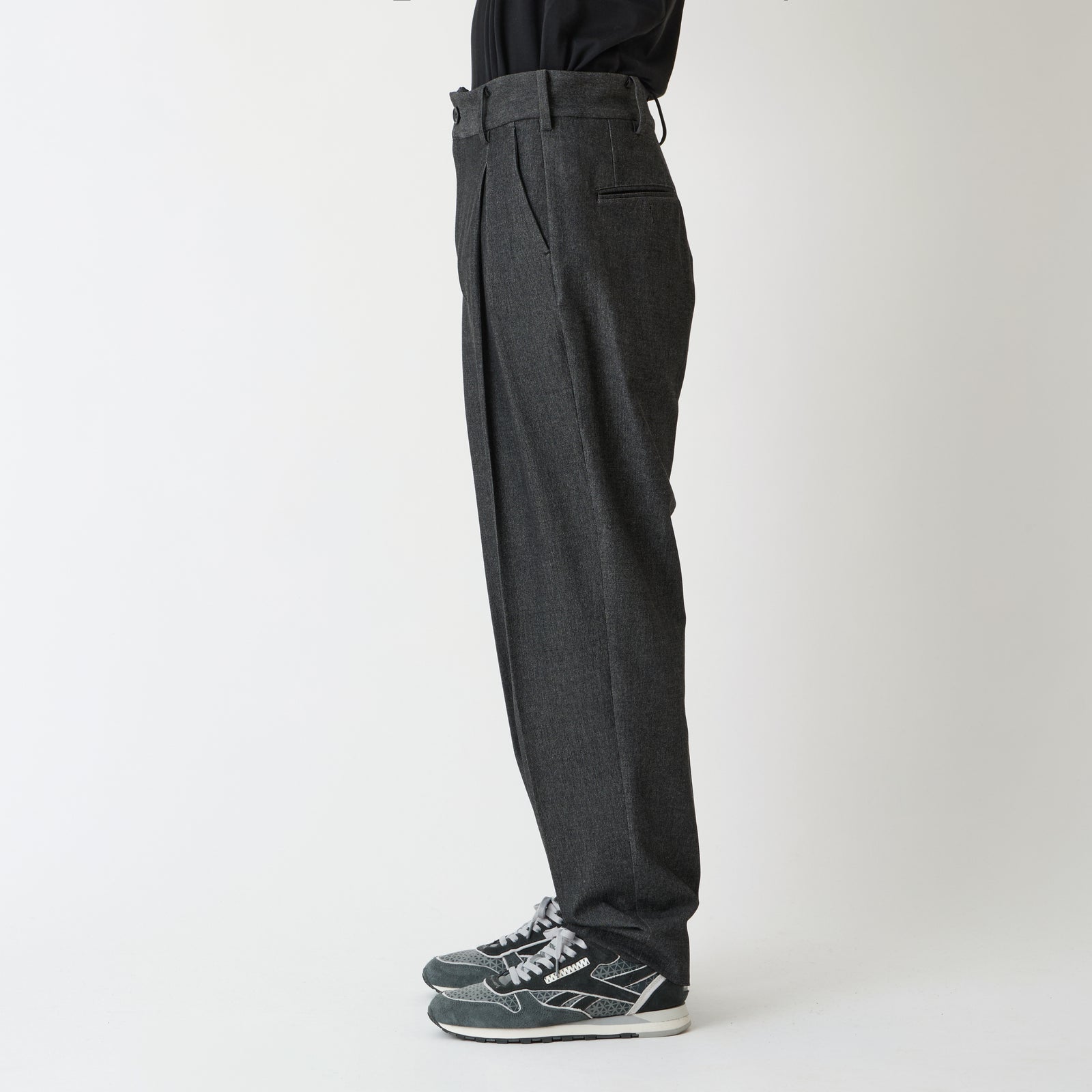 2 TUCK PANTS - White mountaineering®︎ – White Mountaineering