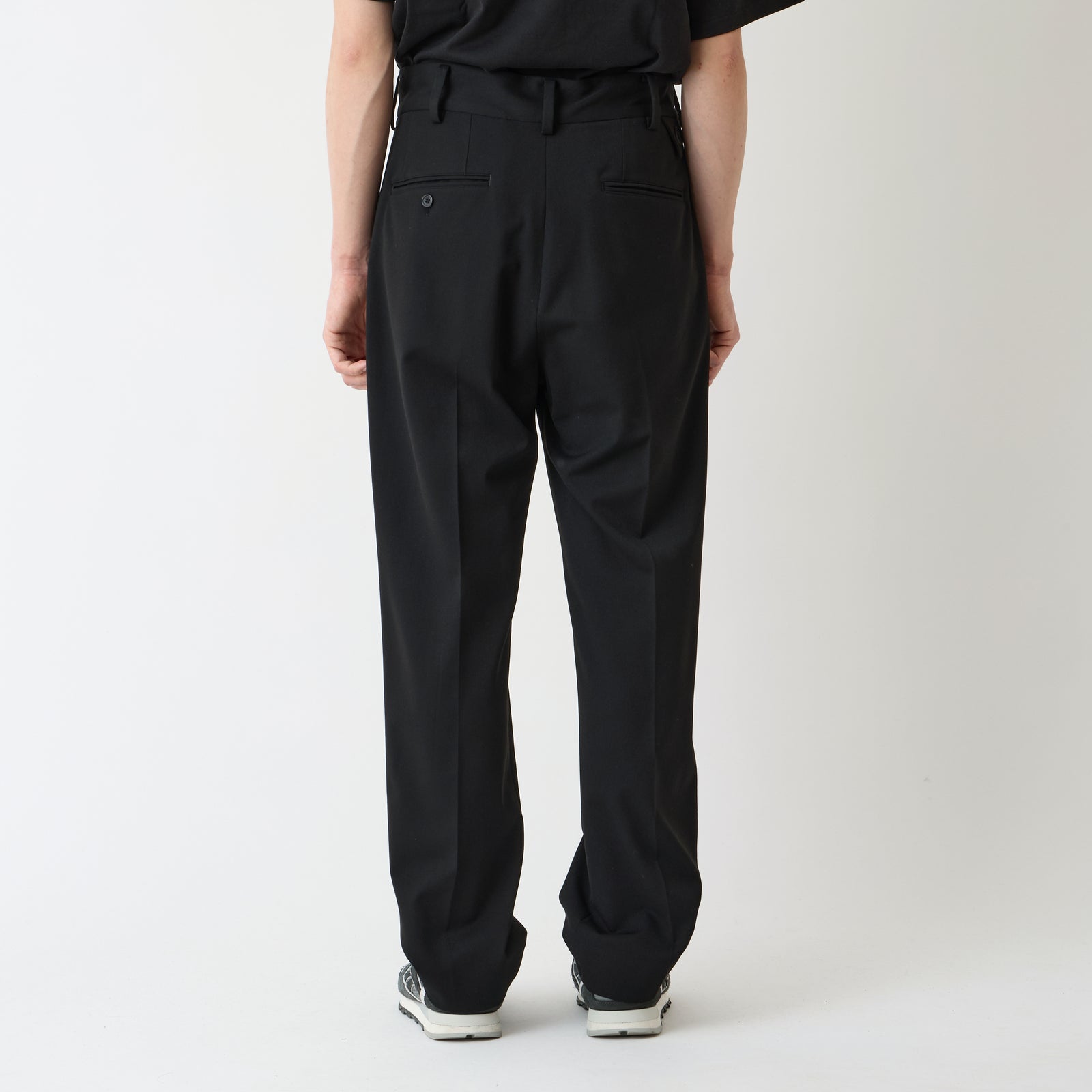 2 TUCK PANTS - White mountaineering®︎ – White Mountaineering