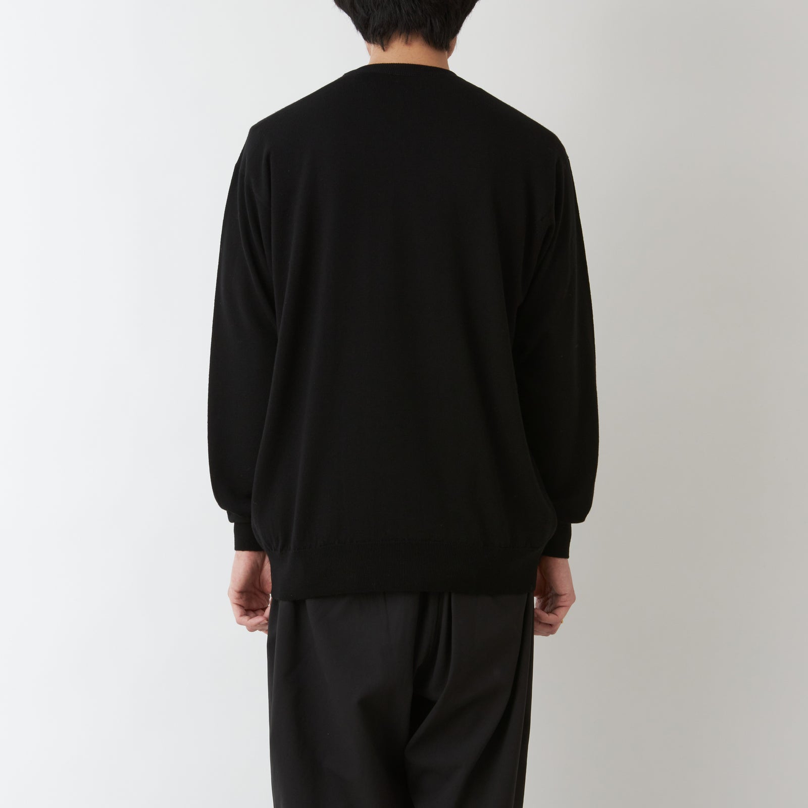 WM × JOHN SMEDLEY 24G MERINO C/N PULLOVER - White