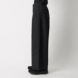4 TUCK WIDE PANTS