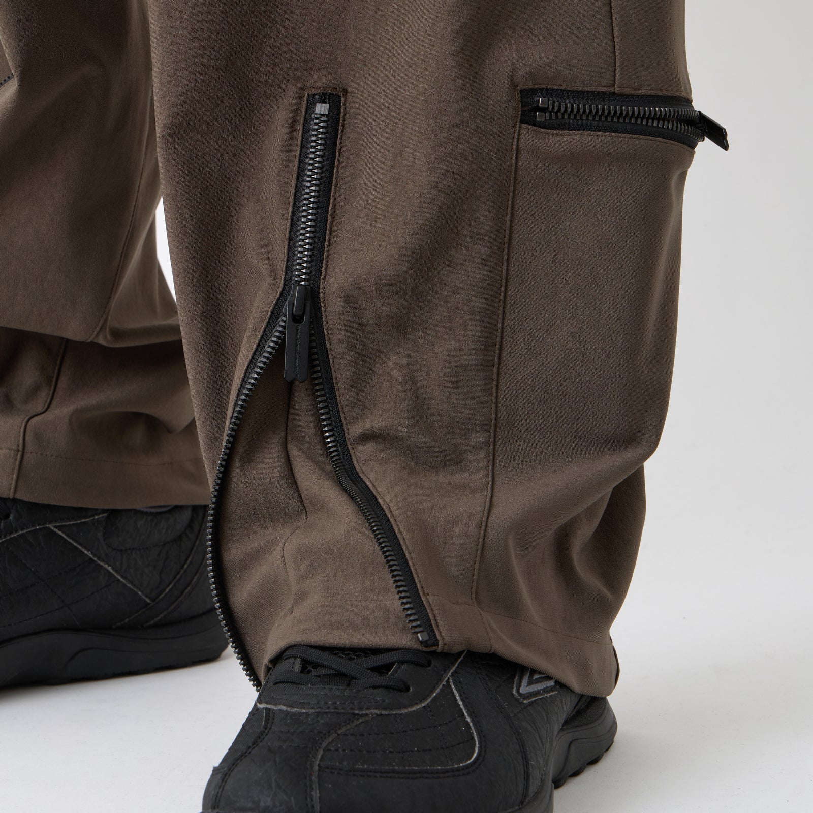 ホワイトマウンテニアリング 25SS PARACHUTE PANTS PARACHUTE PANTS - White mountaineering®︎ – White