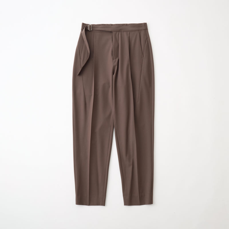 1 TUCK TAPERED PANTS