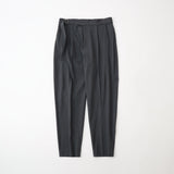 1 TUCK TAPERED PANTS