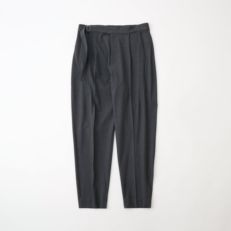 1 TUCK TAPERED PANTS