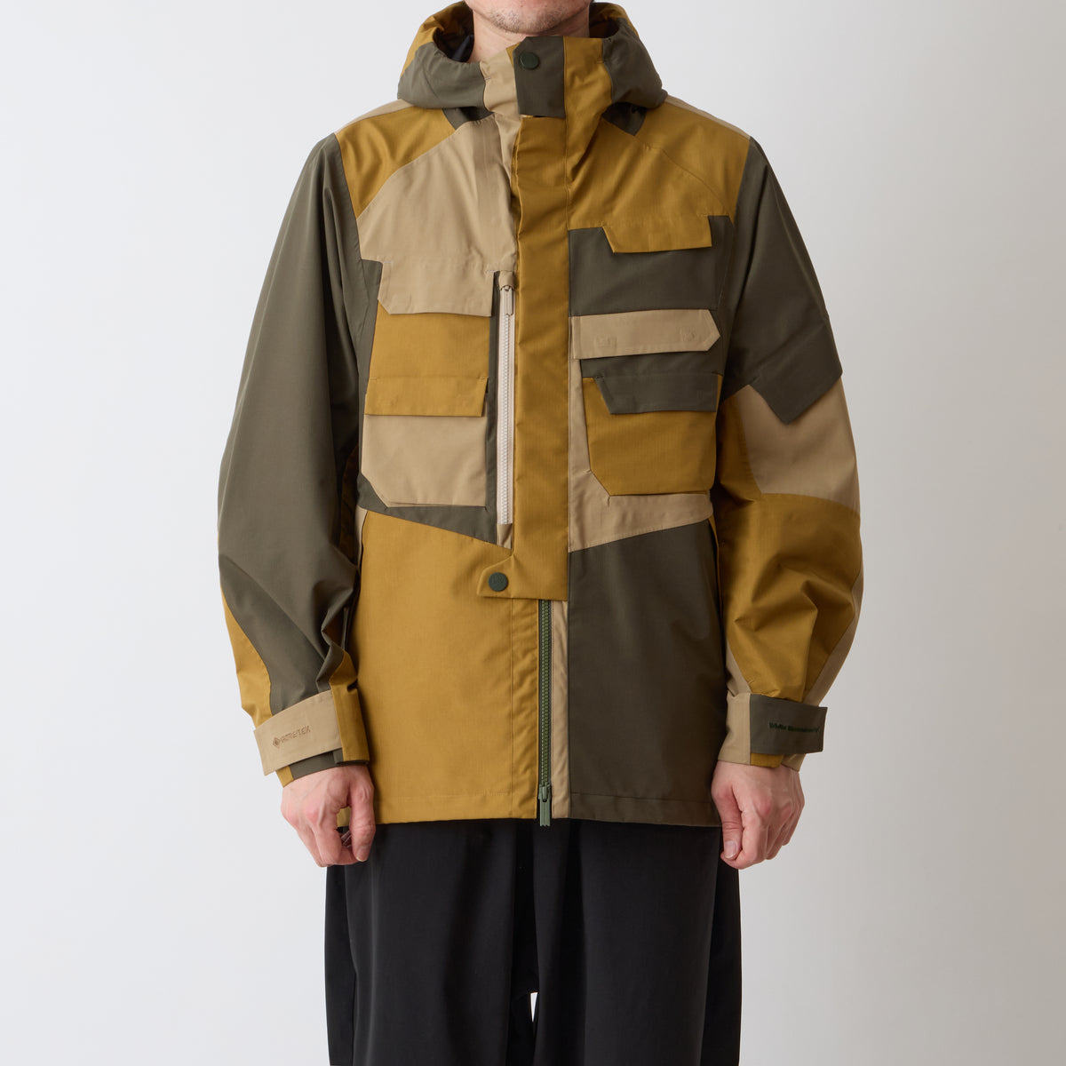 J*s様 新品 WHITE MOUNTAINEERING ホワイトマウンテニアリ WHITE MOUNTAINEERING（ホワイトマウンテニアリング） パーカー