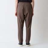 1 TUCK TAPERED PANTS