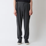 1 TUCK TAPERED PANTS