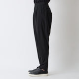 1 TUCK TAPERED PANTS