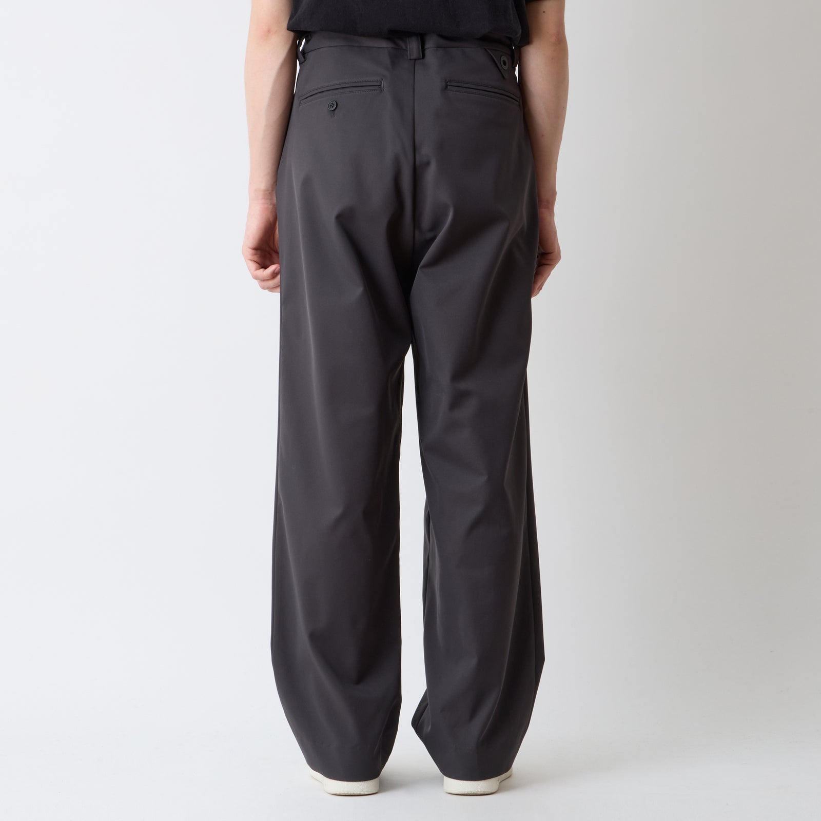 SOLOTEX 2 TUCK WIDE PANTS - White mountaineering®︎ – White