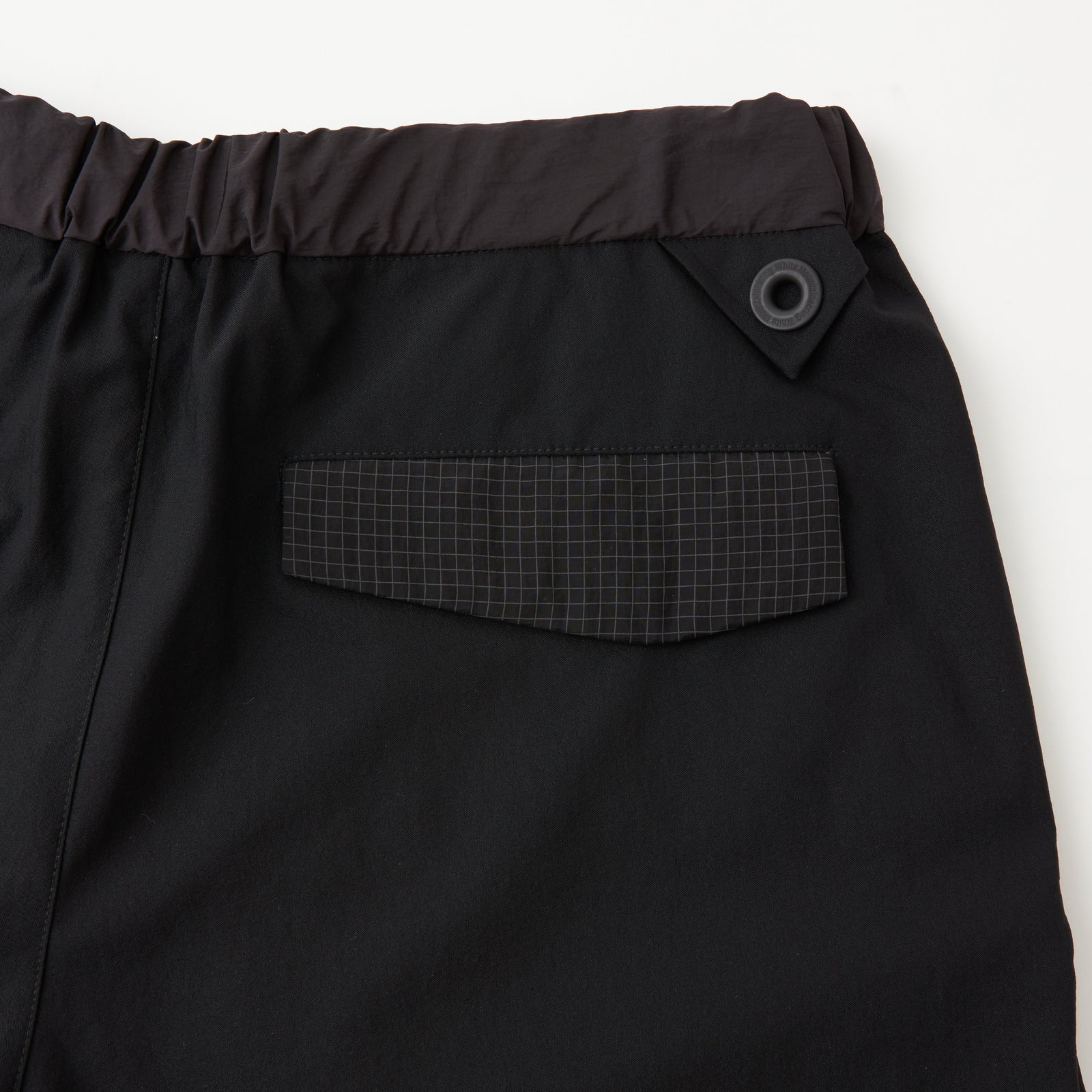 White Mountaineering BLK カーゴショートパンツ EASY SHORT PANTS - White Mountaineering®︎ – White