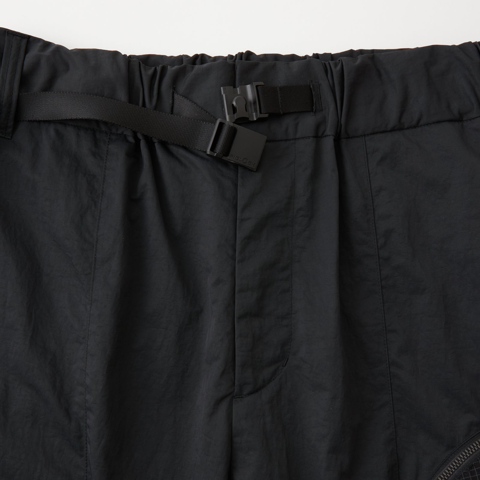 ホワイトマウンテニアリング 25SS PARACHUTE PANTS ホワイトマウンテニアリング 25SS PARACHUTE PANTS - メルカリ