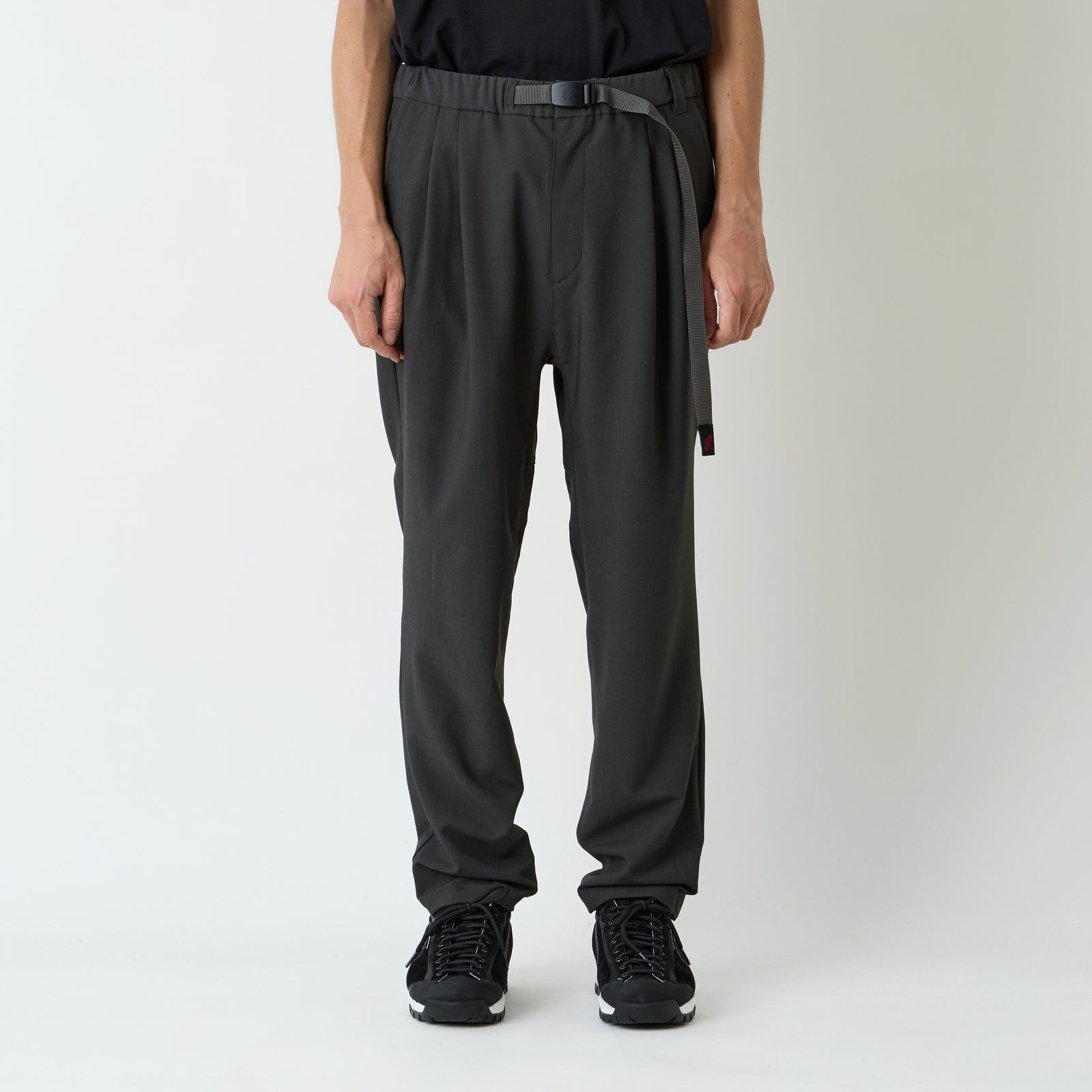 White Mountaineering パンツ　2サイズ WHITE MOUNTAINEERING 2 TUCKED WIDE TAPERED EASY PANTS 通販