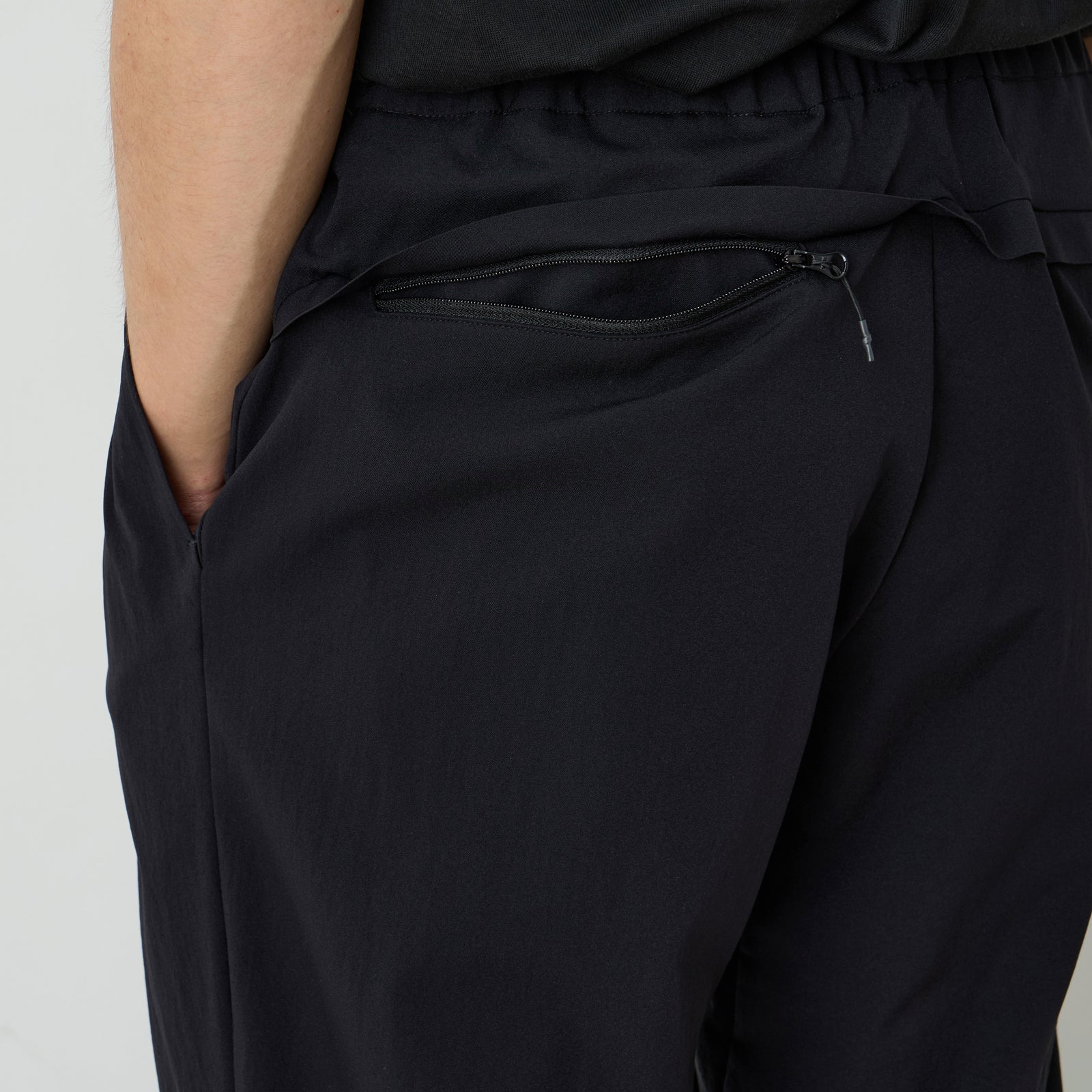 3 TUCK EASY TAPERED PANTS - White mountaineering®︎ – White