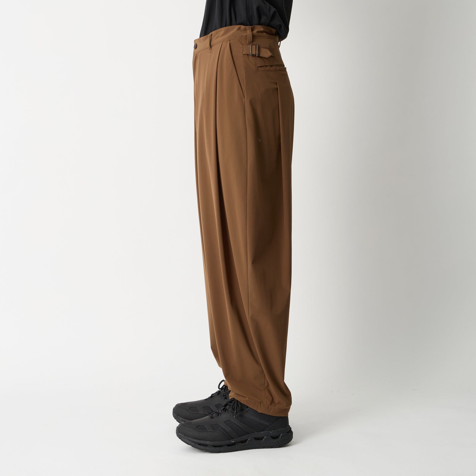 8 TUCK WIDE TAPERED PANTS - White Mountaineering®︎ – White 8 TUCK WIDE TAPERED PANTS - White Mountaineering®︎ – White