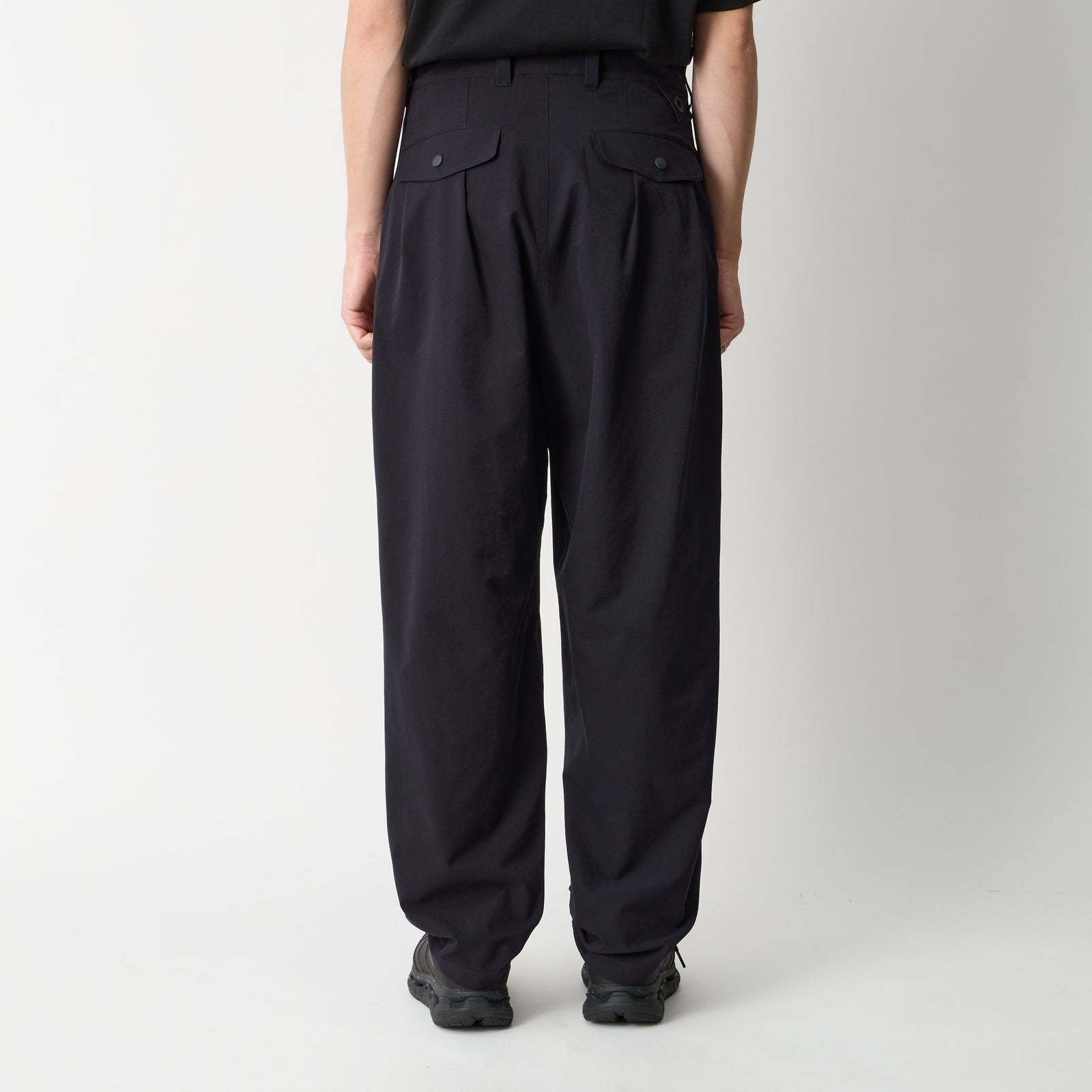 WHITE MOUNTAINEERING BLK パラシュートパンツ 8 TUCK TAPERED PANTS - White Mountaineering®︎ – White