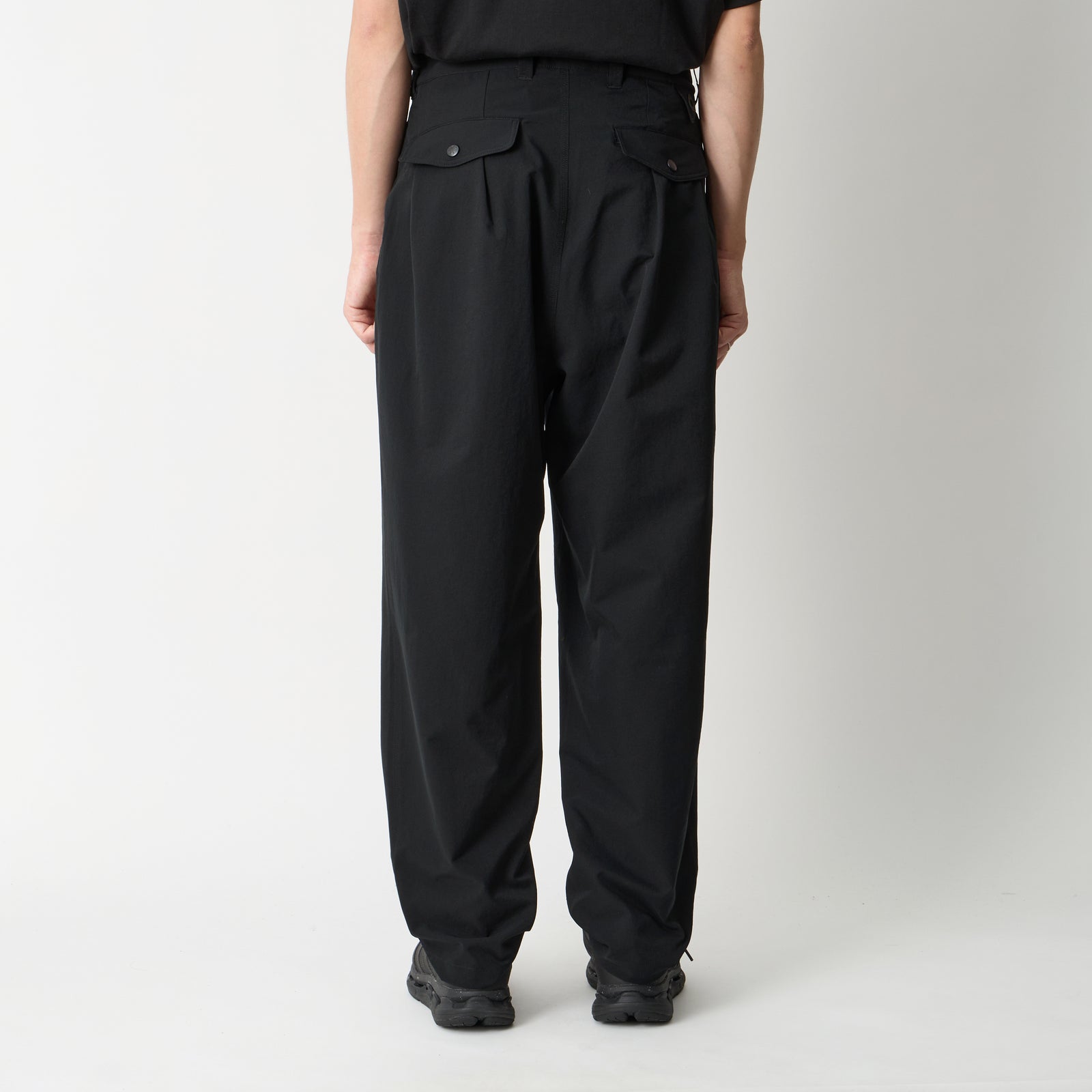 8 TUCK TAPERED PANTS - White Mountaineering®︎ – White